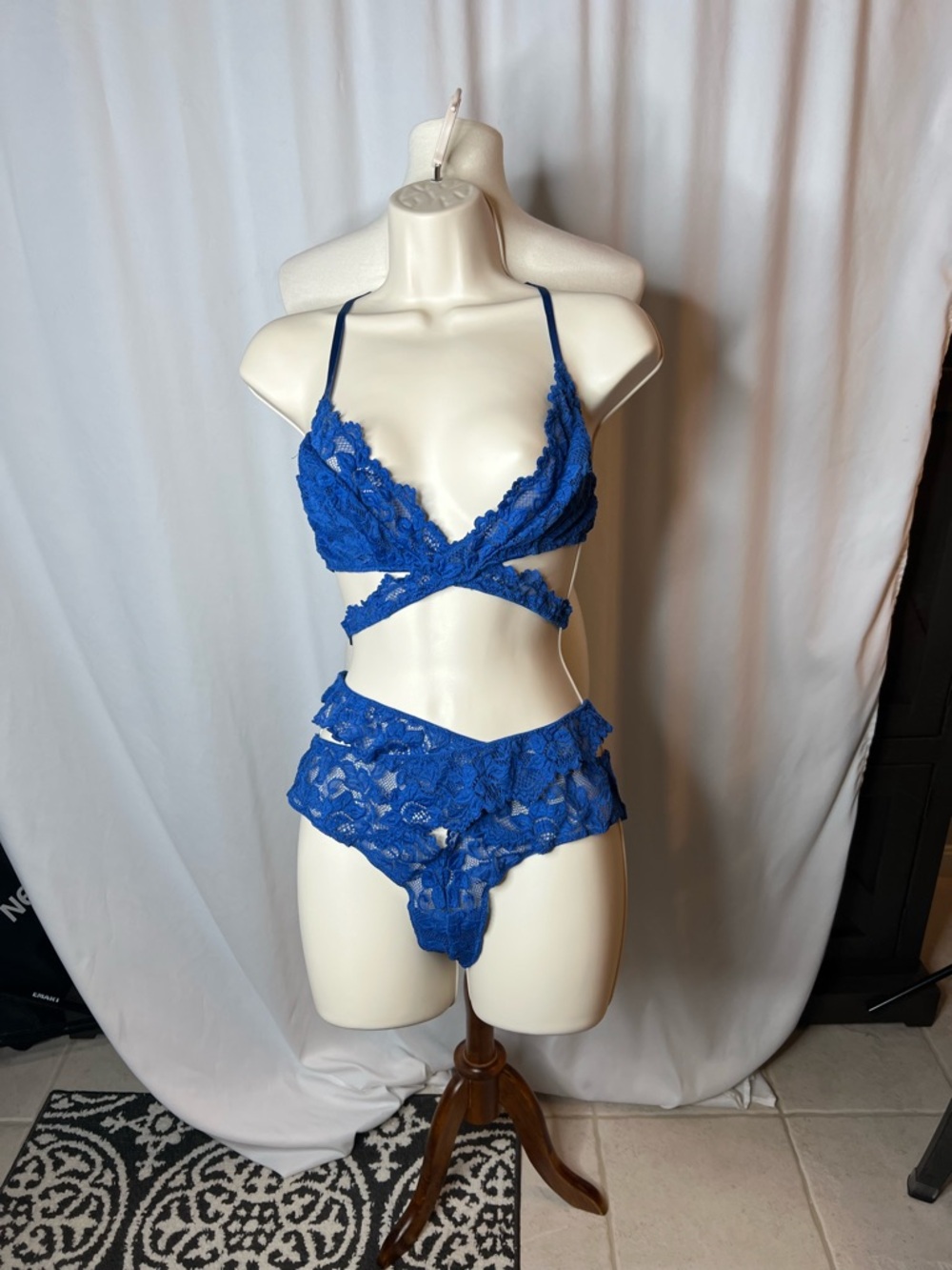 💙 Royal Blue Lace Lingerie Set – Bra XL + Panties L (2 Pair) 💙 - Picture 2 of 10
